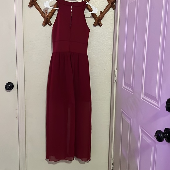 Formal dress, thin Flowy w shorts underneath, cross in the front, halter top - Picture 2 of 2